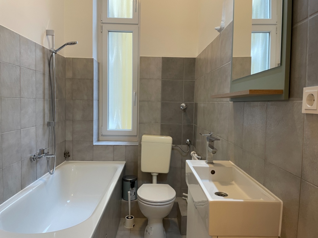 WG-Zimmer Schöneberg Monumentenstraße 36 - Bad mit Badewanne