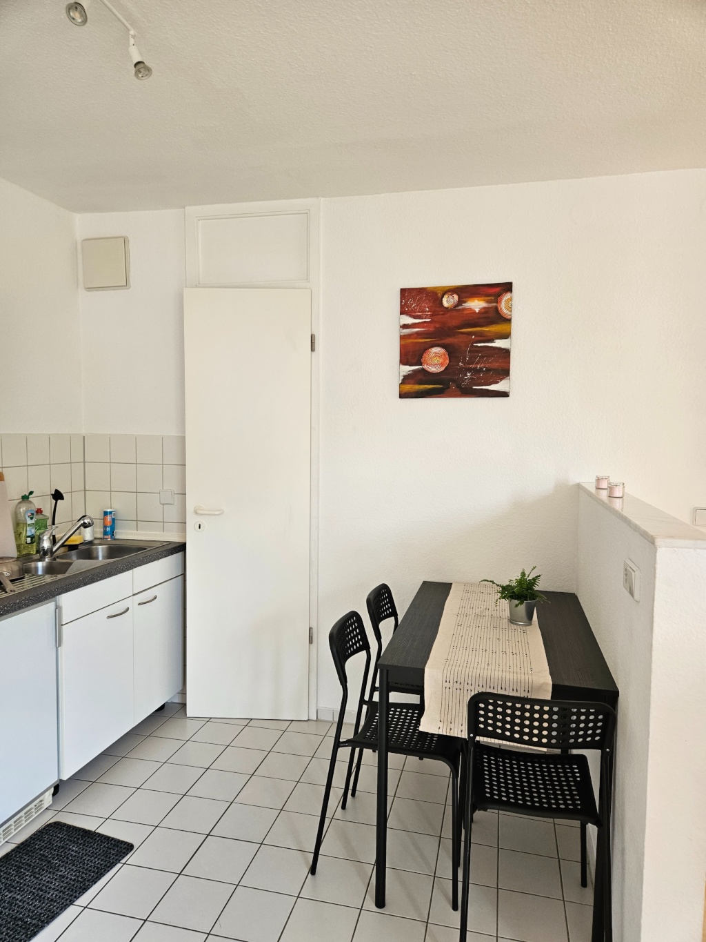 Wohnung Pankow Hermann-Hesse-Straße - Küche mit Essbereich / kitchen with dining zone