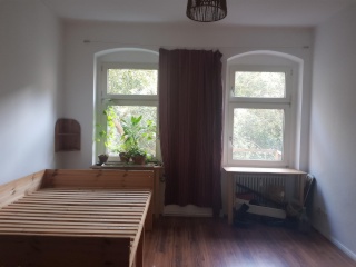 Für Spontane: befristetes WG Zimmer in entspannter 4er WG im Reuterkiez :)