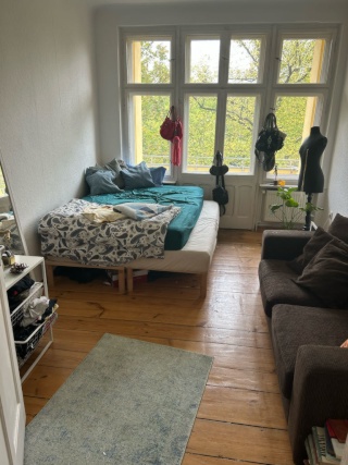 Helles Altbau-Zimmer in Weißensee