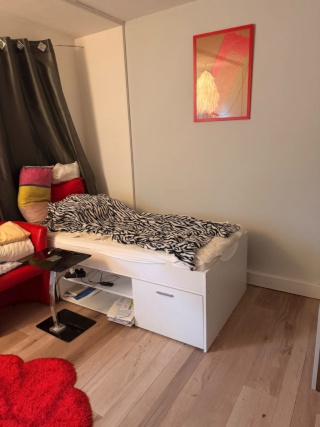 A bright and furnished room for short term in Harburg