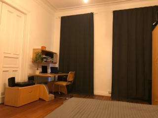 Altbauzimmer mit Balkon wird frei