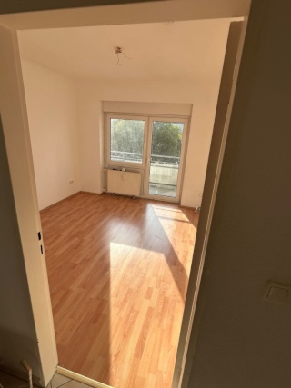 Ad image: helles WG-Zimmer in Mainz