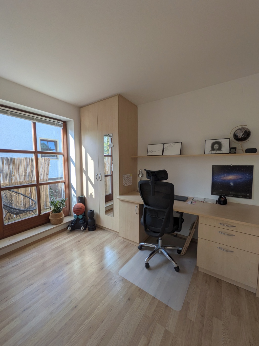 1-Zimmer-Wohnung Feldmoching-Hasenbergl Josef-Frankl-Straße 26 - Großer Schreibtisch mit viel Licht