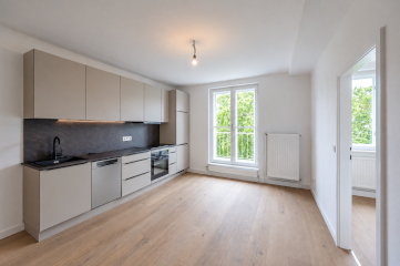 15 m² WG room with balcony access in Meidling, Meidling